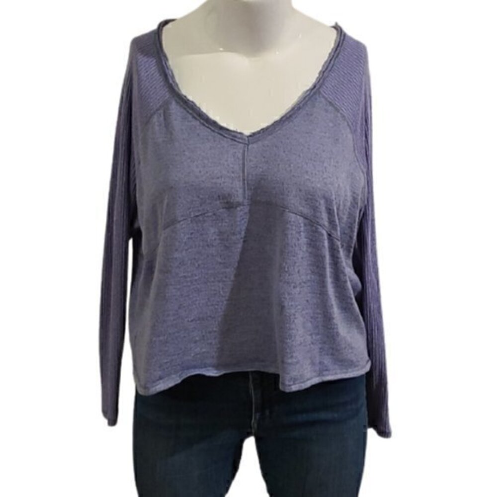 [Wonderly] V-Neck Long Sleeve- Size L
